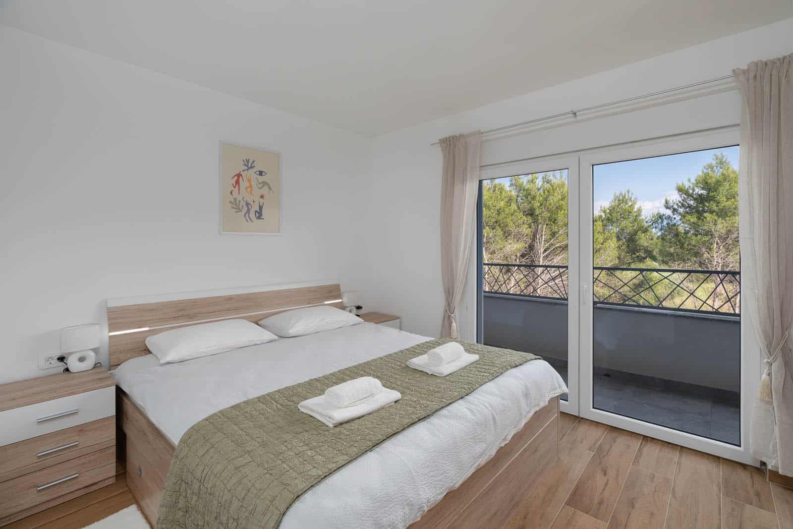 Apartmaji ob morju – otok Vir je popolna izbira za brezskrben dopust